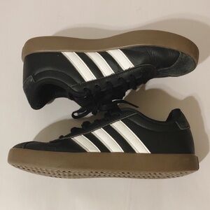 Adidas Black and White VL Court 3.0 Sneakers size 4 Youth